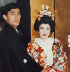 岸田文雄の夫人の若い頃(結婚式)の画像