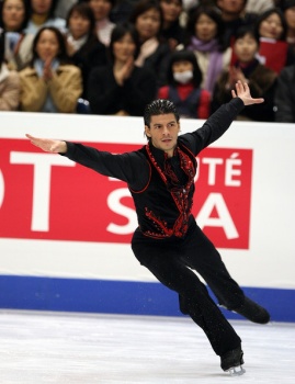 島田高志郎のコーチのスケート画像
